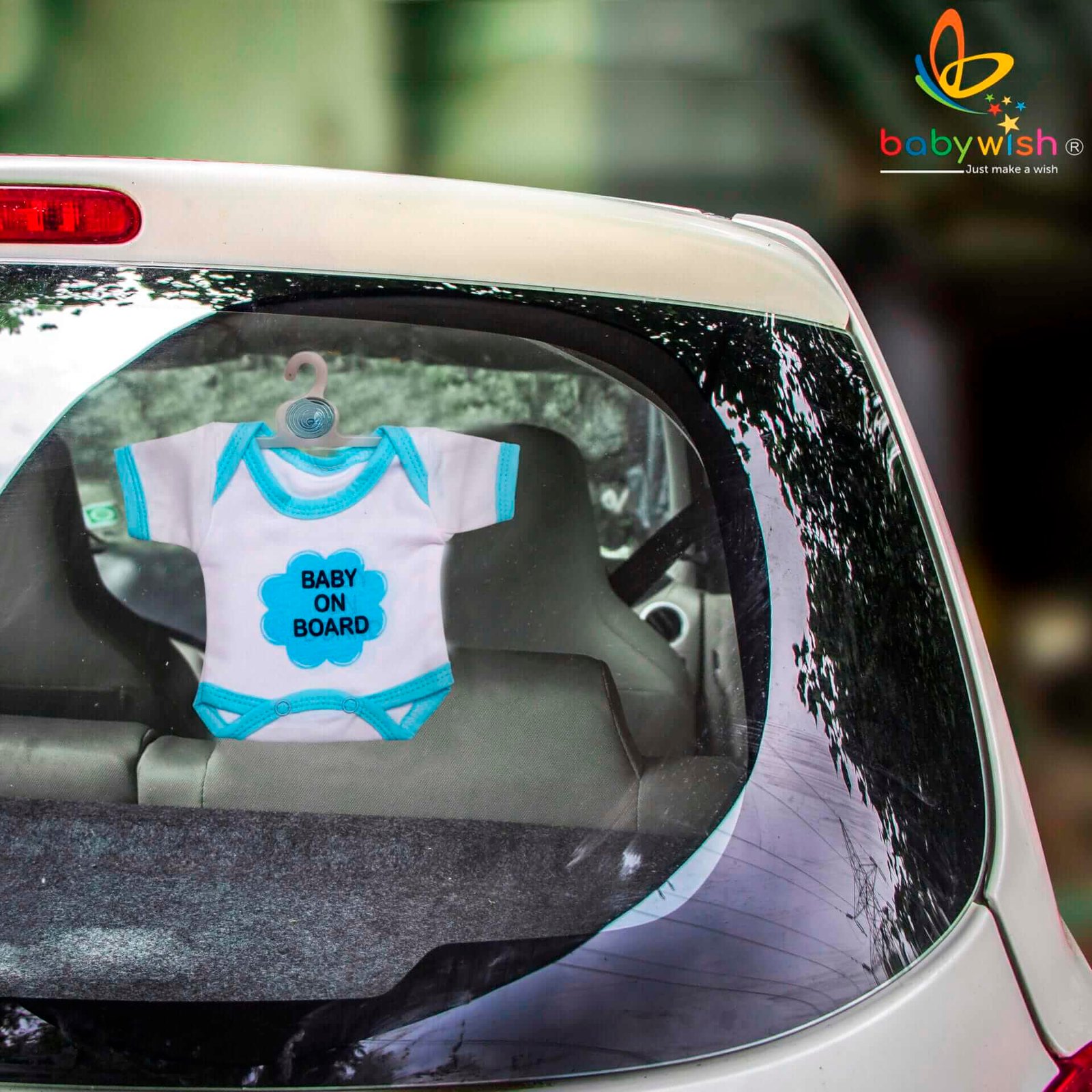 Baby on Board Car Decals Cloth – Safety Sign Board for Car with Hanger & Vacuum Suction Cup, Visible Baby Warning Sign for Parents, Protect Your Little One While Driving