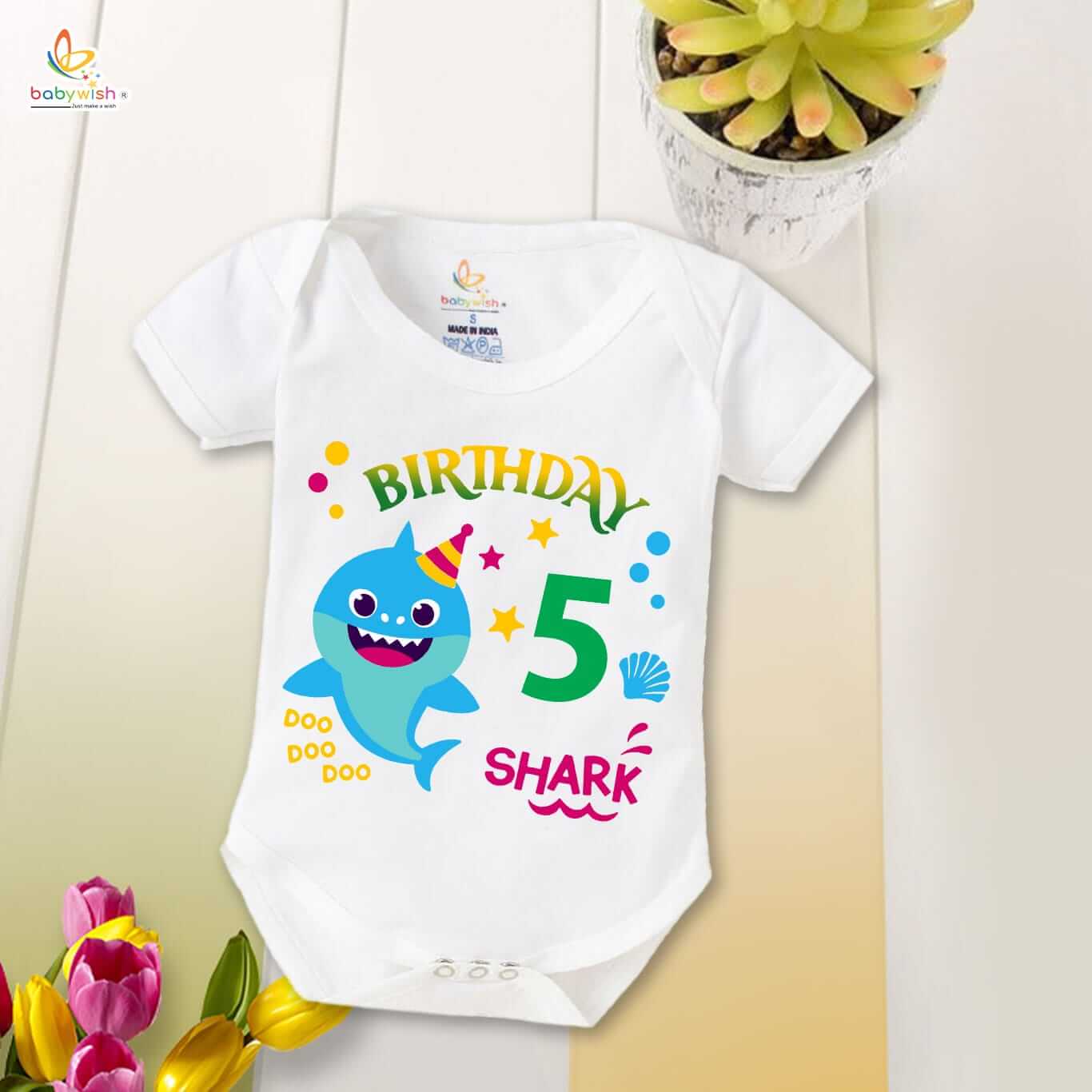 Five month unisex baby romper half sleeve round neck onesie